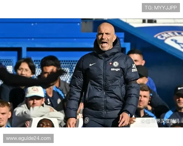 切尔西防线磨合稳定性仍待提升,对赛季竞争格局造成影响 切尔西防线磨合稳定性仍待提升,对赛季竞争格局造成影响