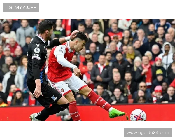 利物浦攻防转换问题显现,近期表现波动对赛季走势形成制约 利物浦攻防转换问题显现,近期表现波动对赛季走势形成制约